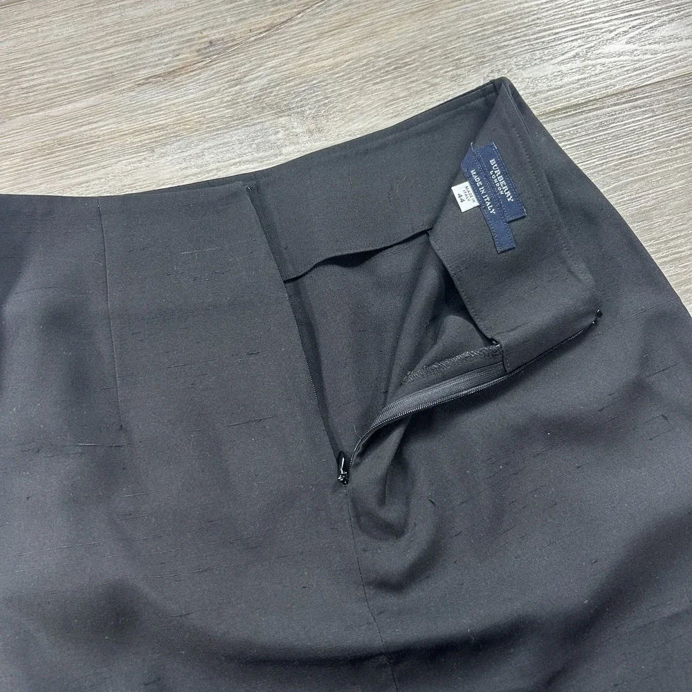 Burberry London‎ Women's 44 (10/12) Black Silk Textured Pencil Skirt Officecore